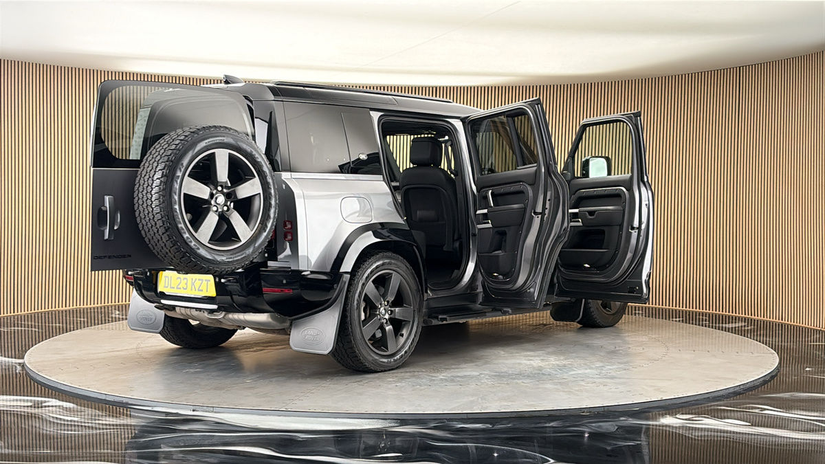 More views of Land Rover Defender 110
