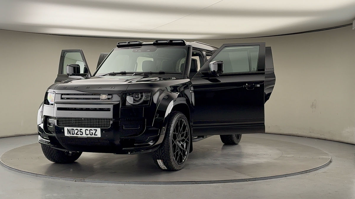 More views of Land Rover Defender 110