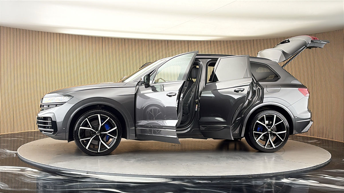 More views of Volkswagen Touareg