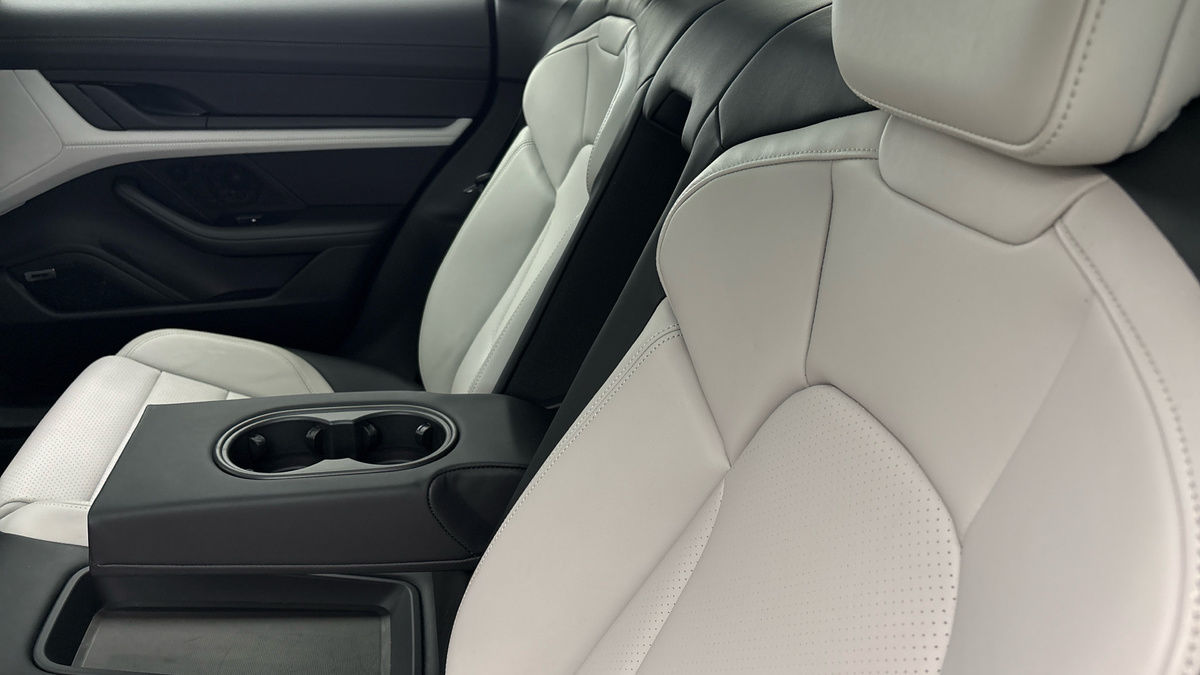 Porsche Taycan Image 9