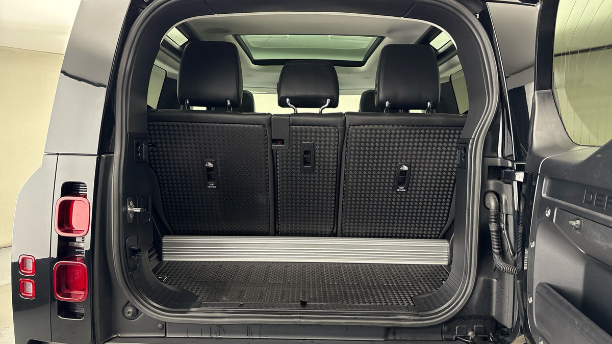 Land Rover Defender 90 Image 11