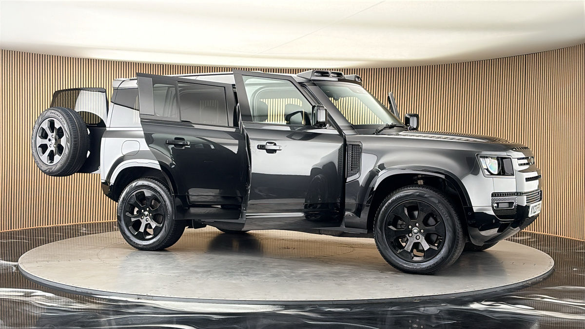 More views of Land Rover Defender 110