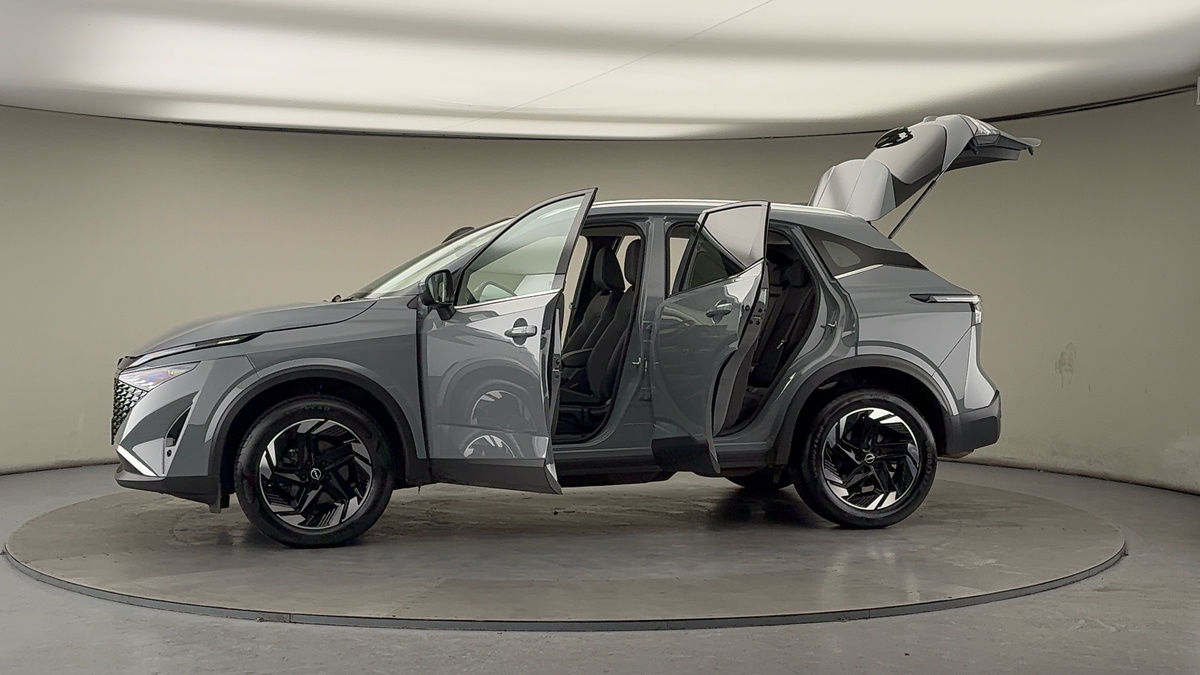 More views of Nissan Qashqai