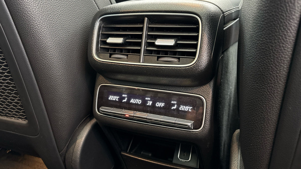 Mercedes-Benz GLE Image 38
