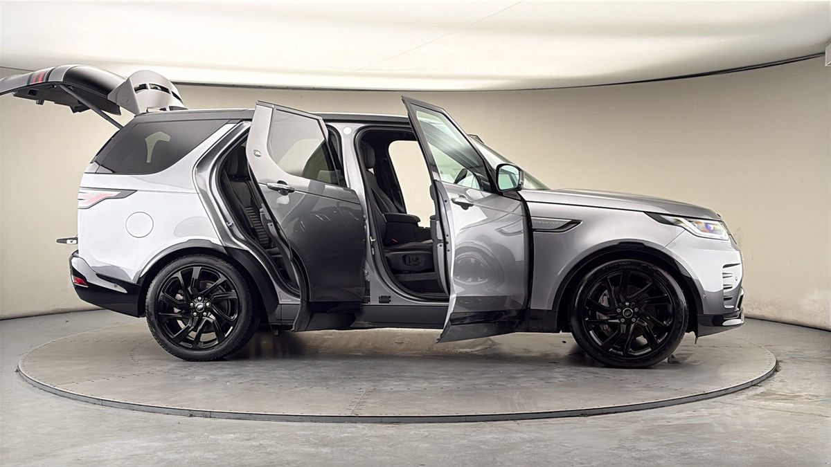 More views of Land Rover Discovery