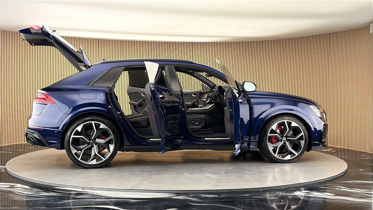 More views of Audi RSQ8
