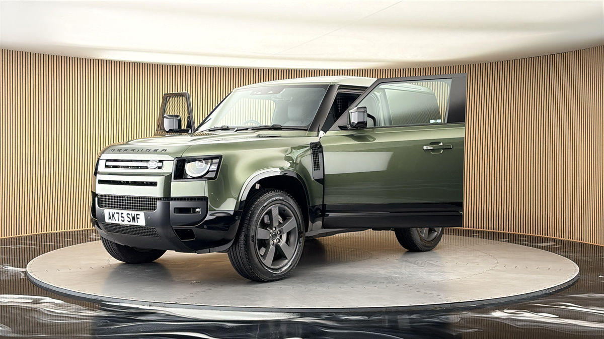 More views of Land Rover Defender 90