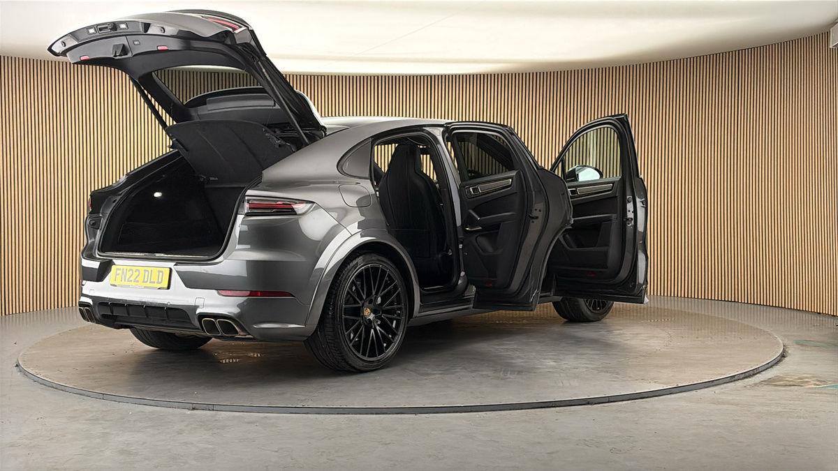 More views of Porsche Cayenne