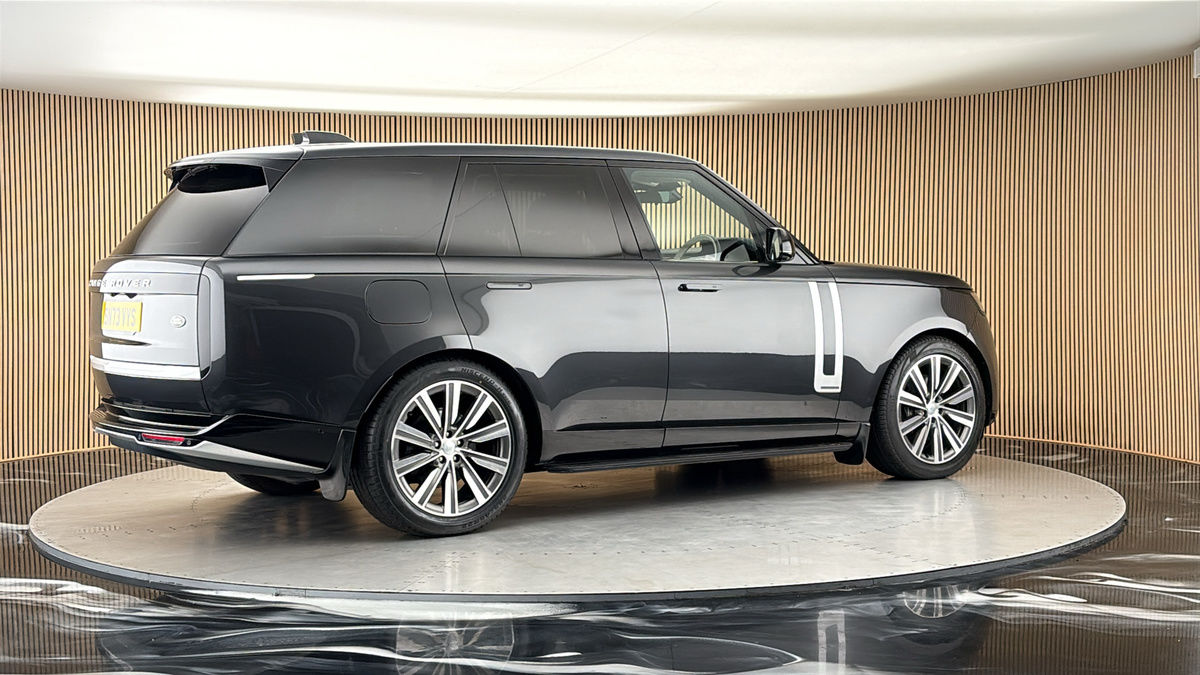 More views of Land Rover Range Rover