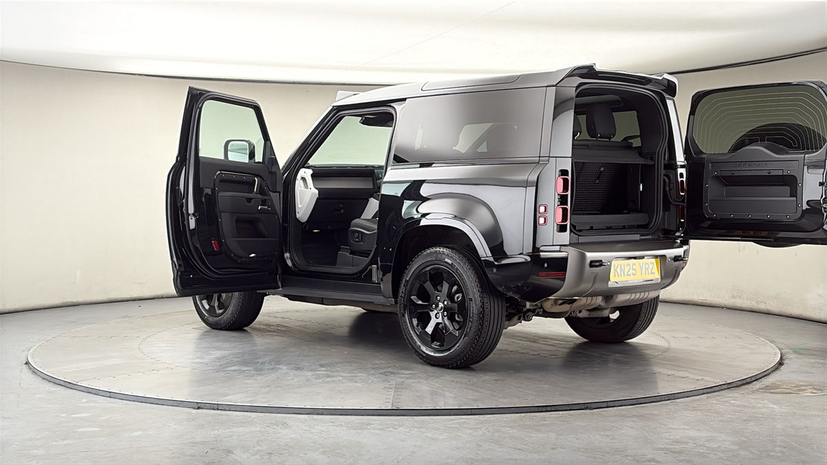 More views of Land Rover Defender 90