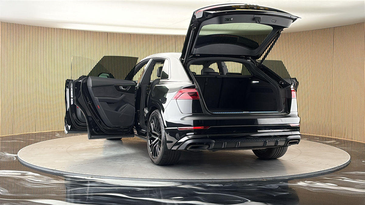 More views of Audi Q8