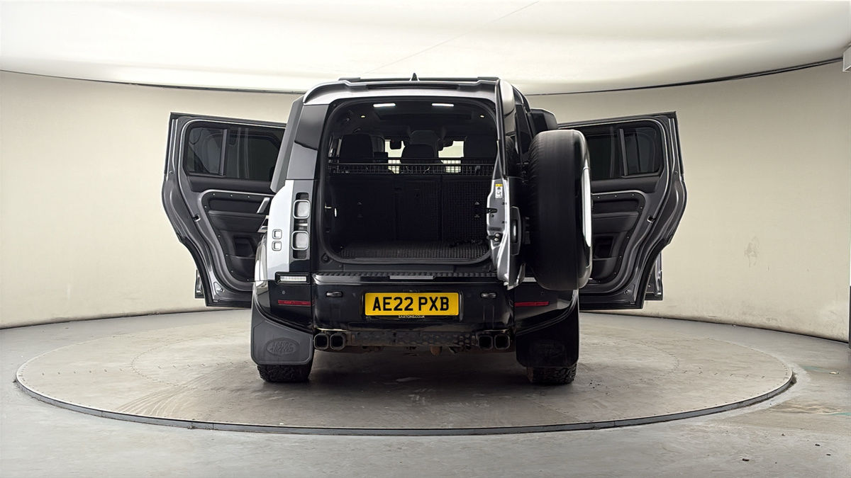 More views of Land Rover Defender 110