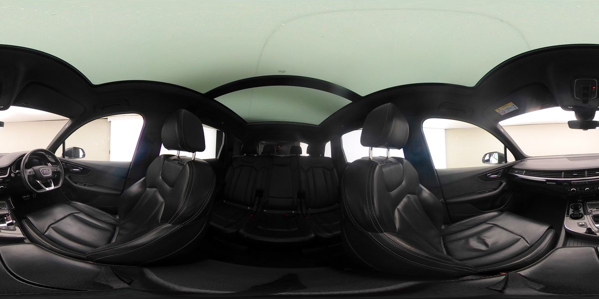 More views of Audi Q7