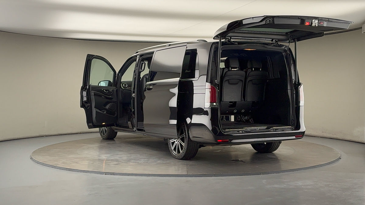 Mercedes-Benz V Class Image 23