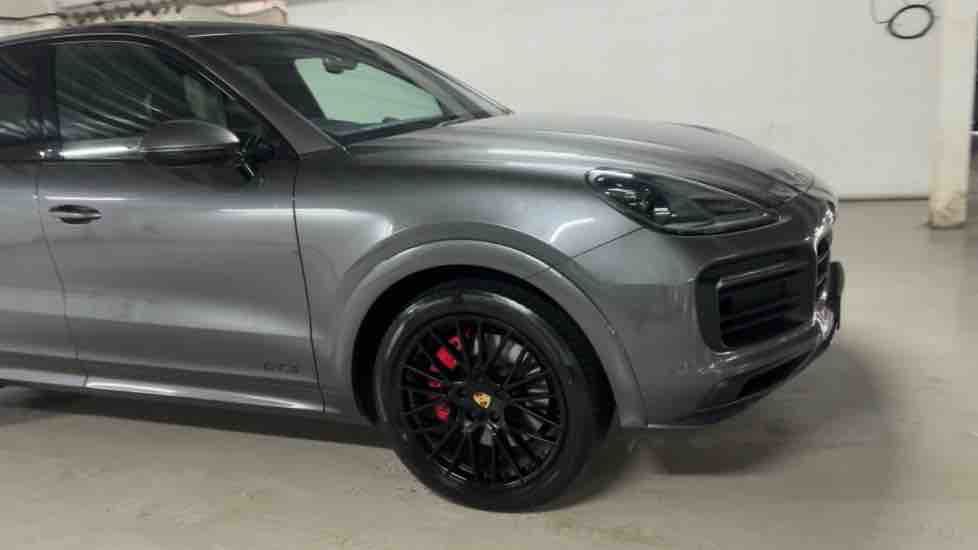More views of Porsche Cayenne