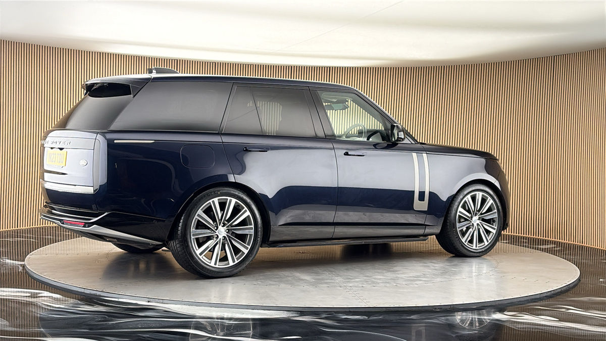 More views of Land Rover Range Rover
