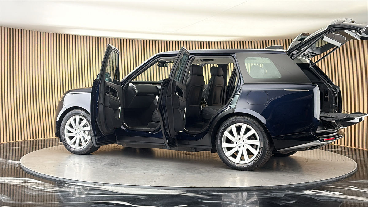 More views of Land Rover Range Rover