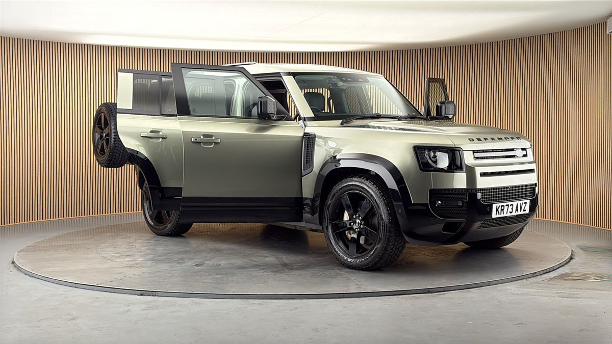 More views of Land Rover Defender 110