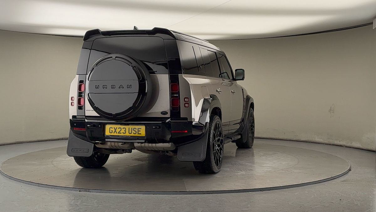 More views of Land Rover Defender 110