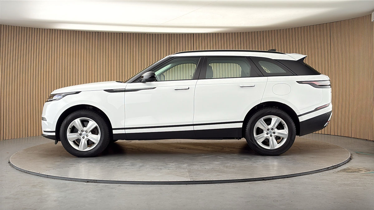 Land Rover Range Rover Velar Image 15
