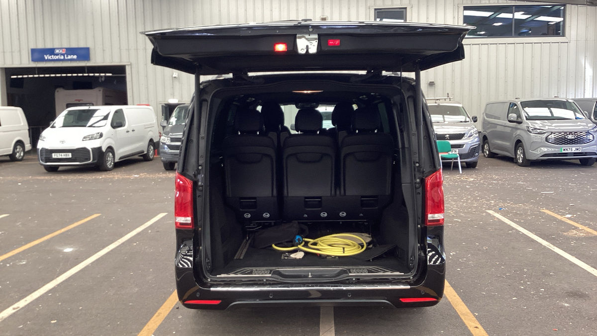 Mercedes-Benz EQV Image 7