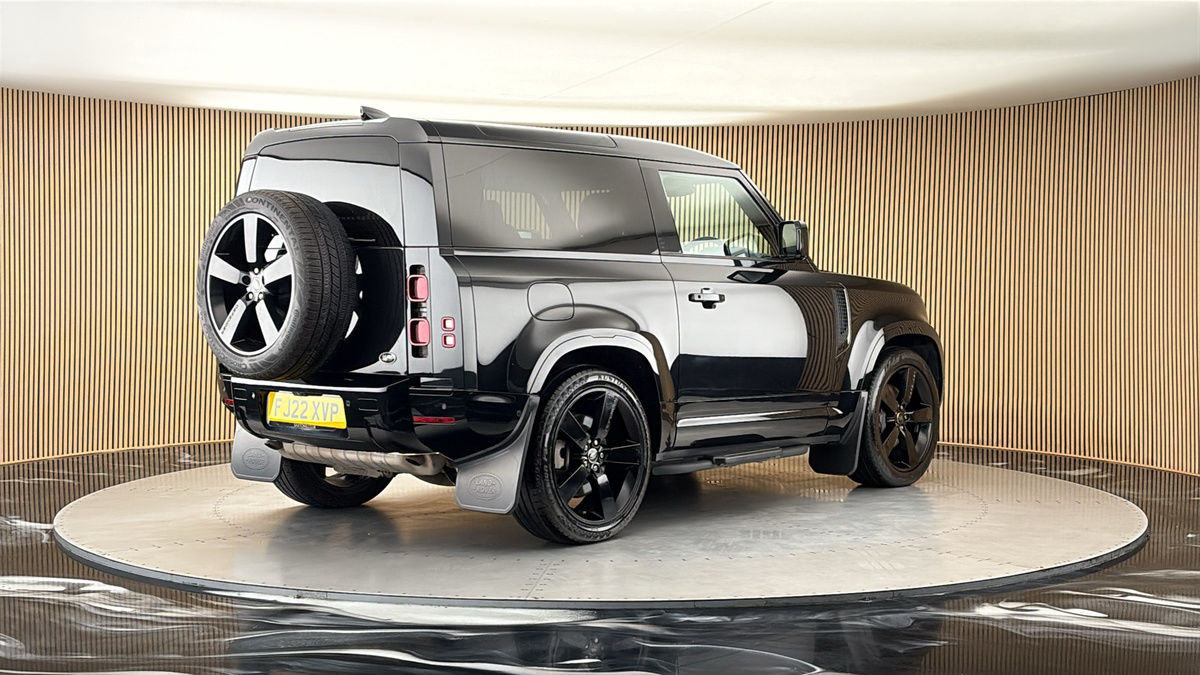 Land Rover Defender 90 Image 21