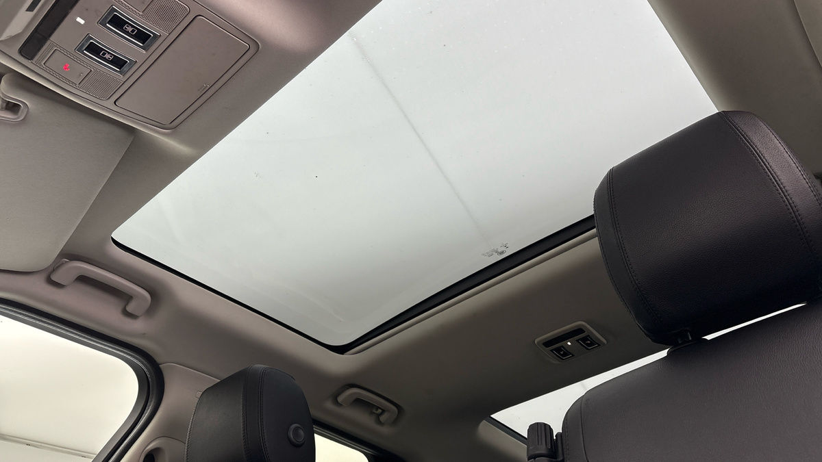 Land Rover Discovery Image 6