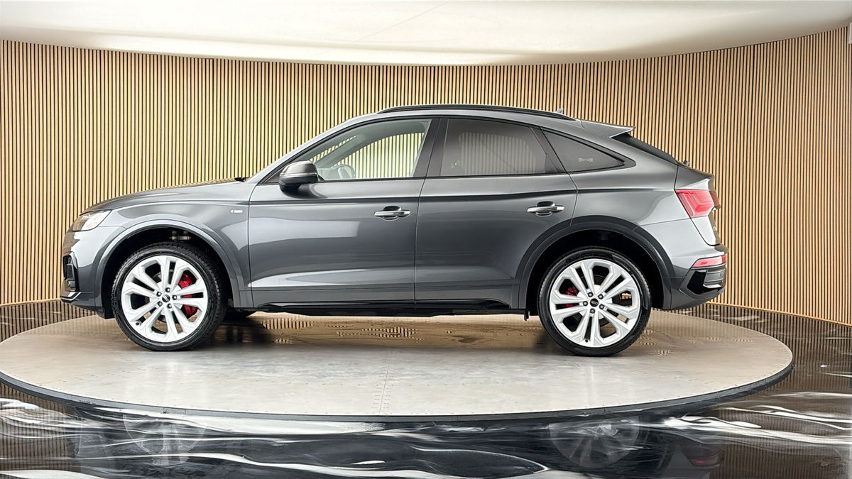 More views of Audi Q5