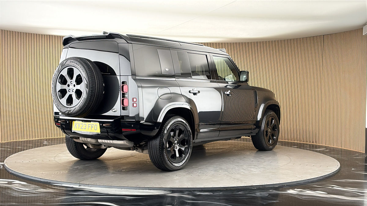 More views of Land Rover Defender 110
