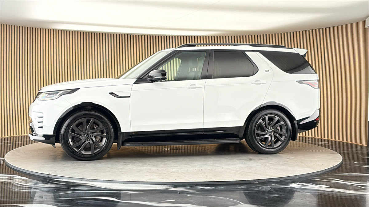 More views of Land Rover Discovery