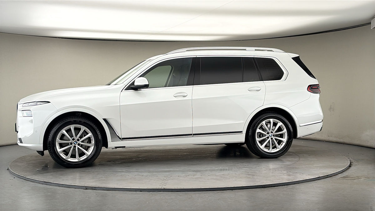 More views of BMW X7