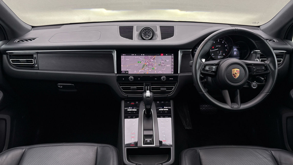 Porsche Macan Image 12