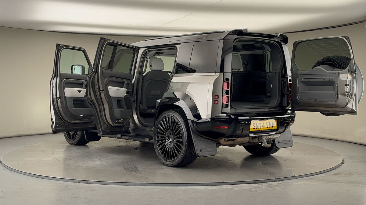 More views of Land Rover Defender 110