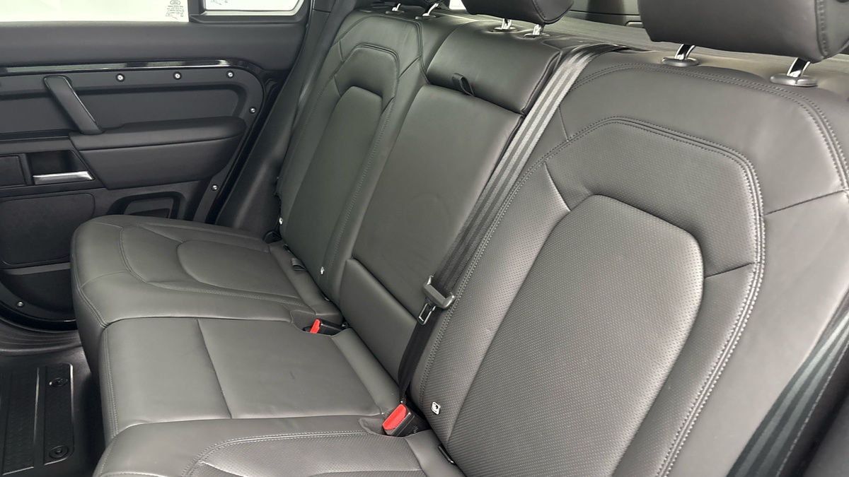 Land Rover Defender 110 Urban Image 8