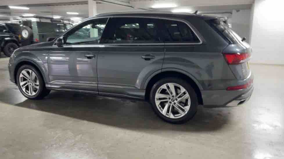 More views of Audi Q7