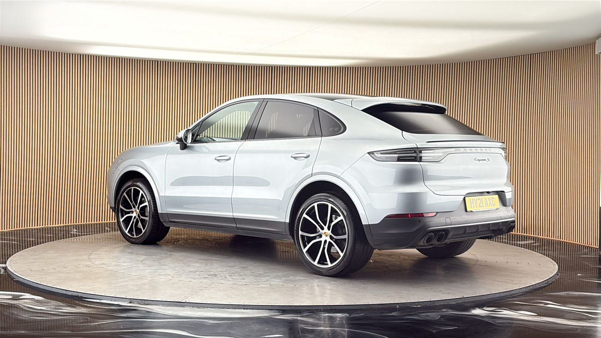 More views of Porsche Cayenne