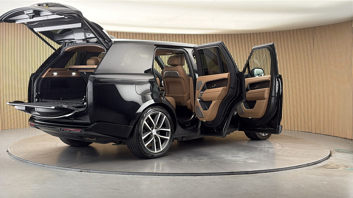 More views of Land Rover Range Rover