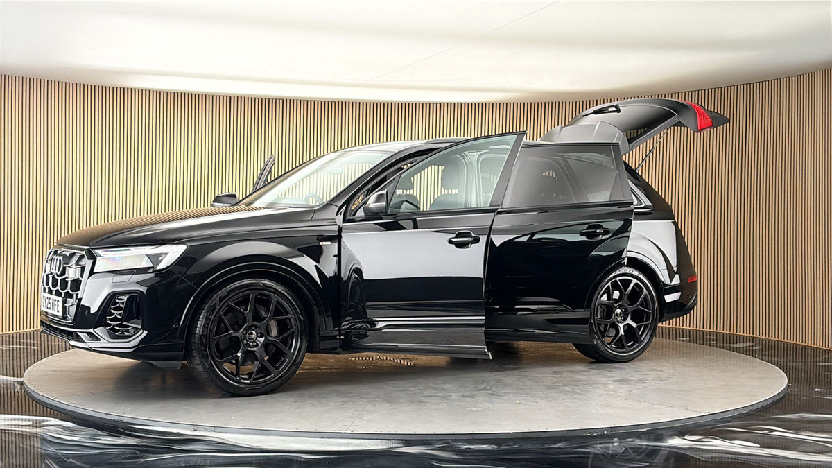 More views of Audi Q7