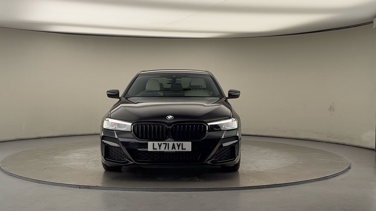 BMW 5 Series Image 3