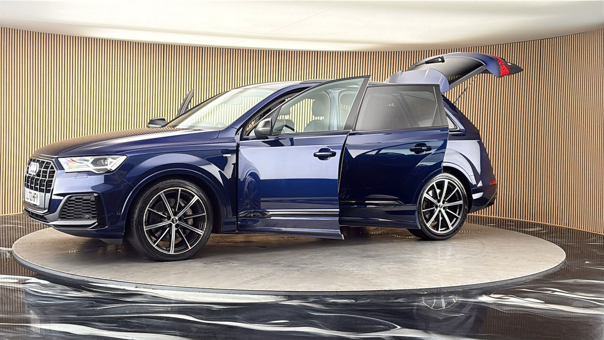 More views of Audi Q7