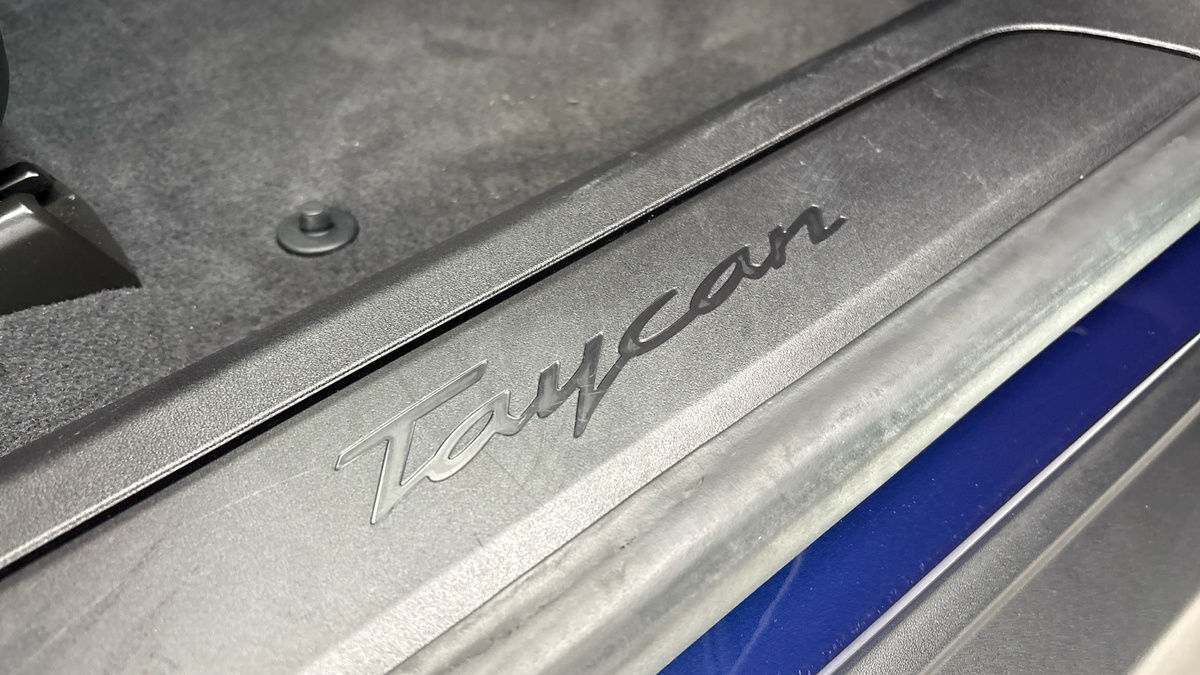 Porsche Taycan Image 25