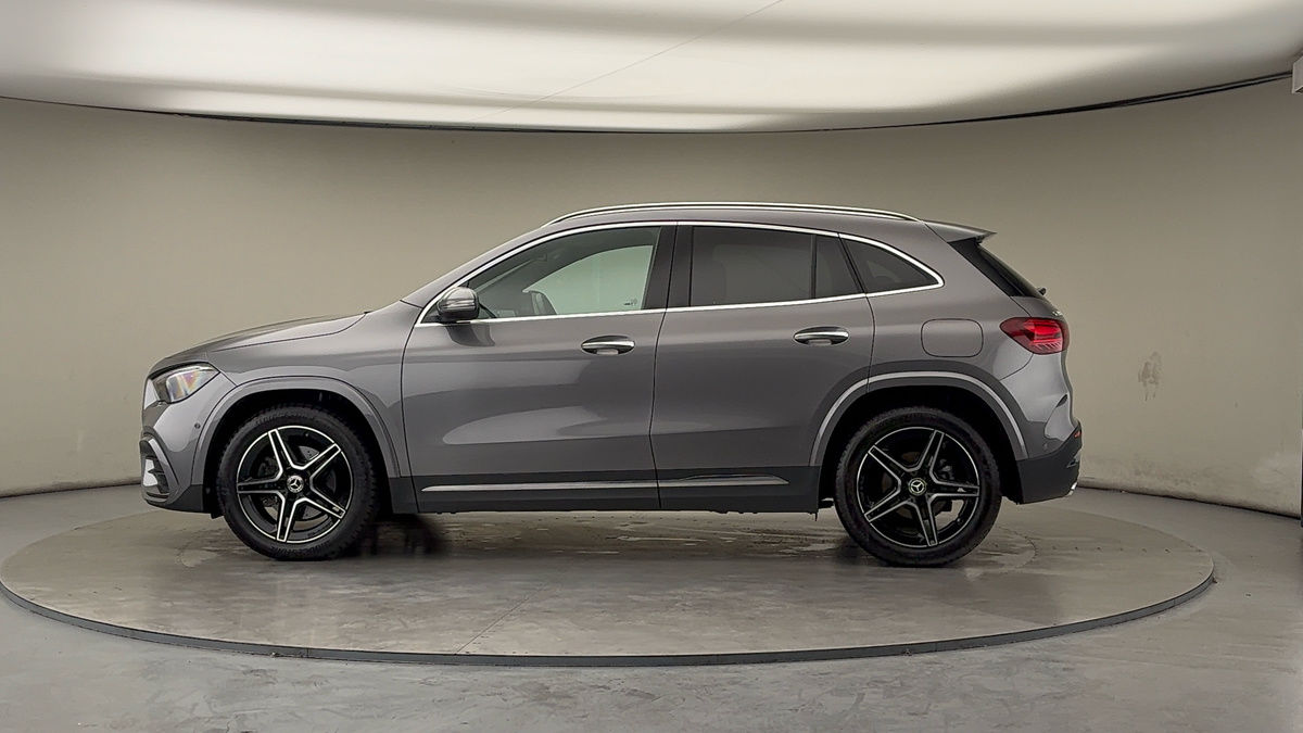More views of Mercedes-Benz GLA