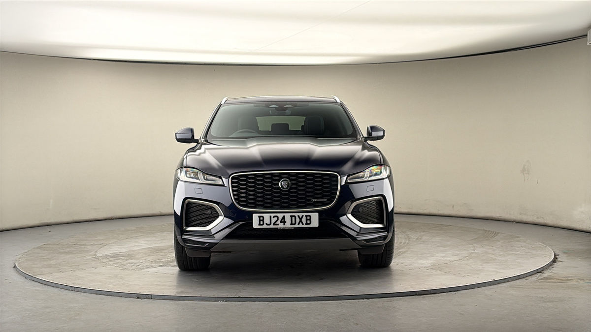 Jaguar F-PACE Image 3