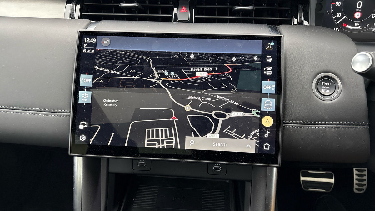 Land Rover Discovery Sport Image 17