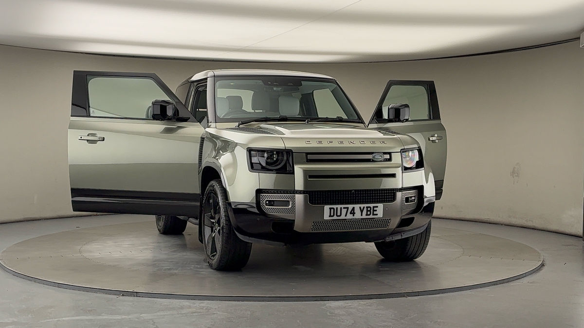 More views of Land Rover Defender 90