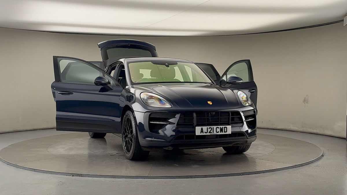 More views of Porsche Macan
