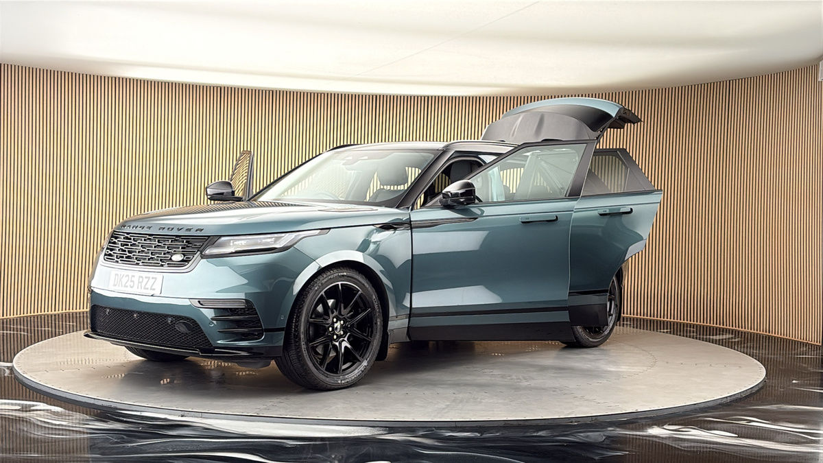 Land Rover Range Rover Velar Image 22