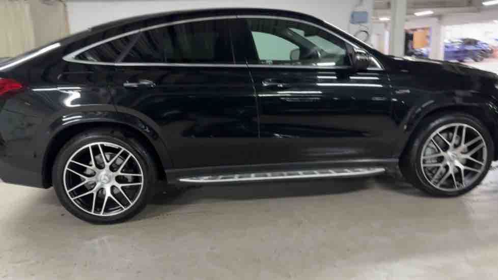 More views of Mercedes-Benz GLE