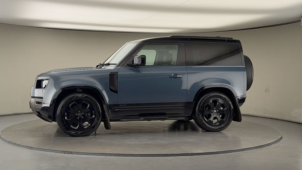 More views of Land Rover Defender 90