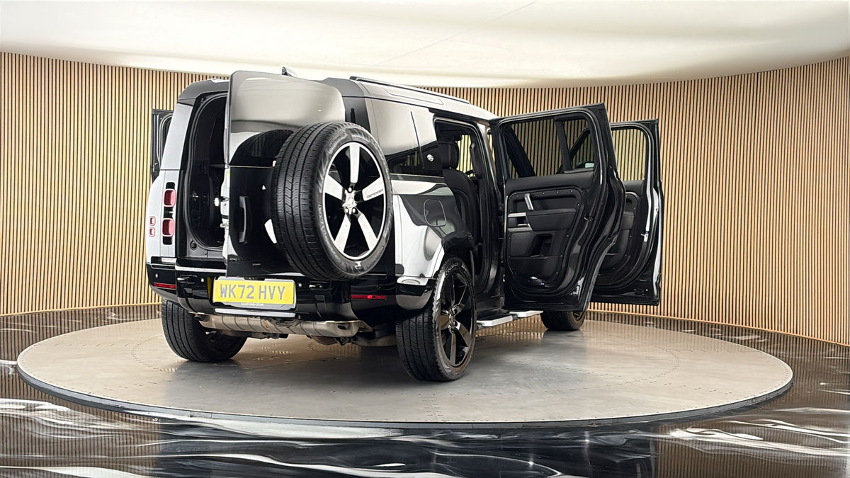 More views of Land Rover Defender 110